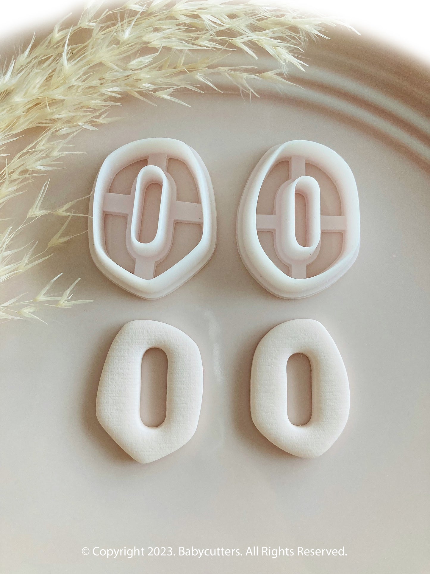 Abstract Pebble Shape with Hole Polymer Clay Jewellery Cutter