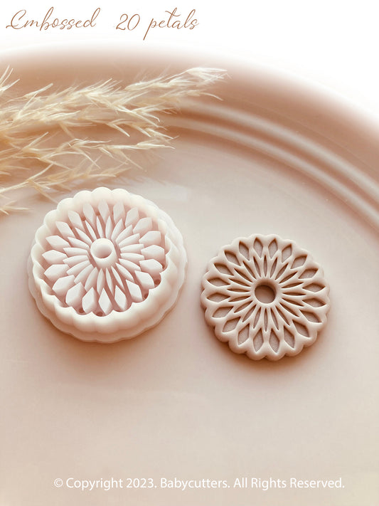 16/20/23 Petal Embossed Flower Shape Polymer Clay Jewellery Cutter