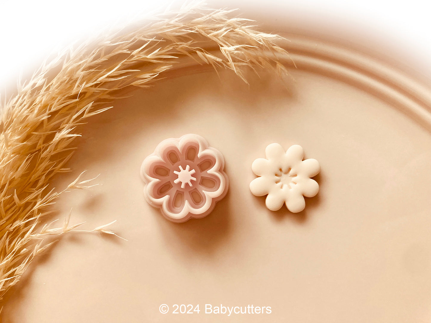 Abstract Cute Flower Shape Polymer Clay Jewellery Cutter