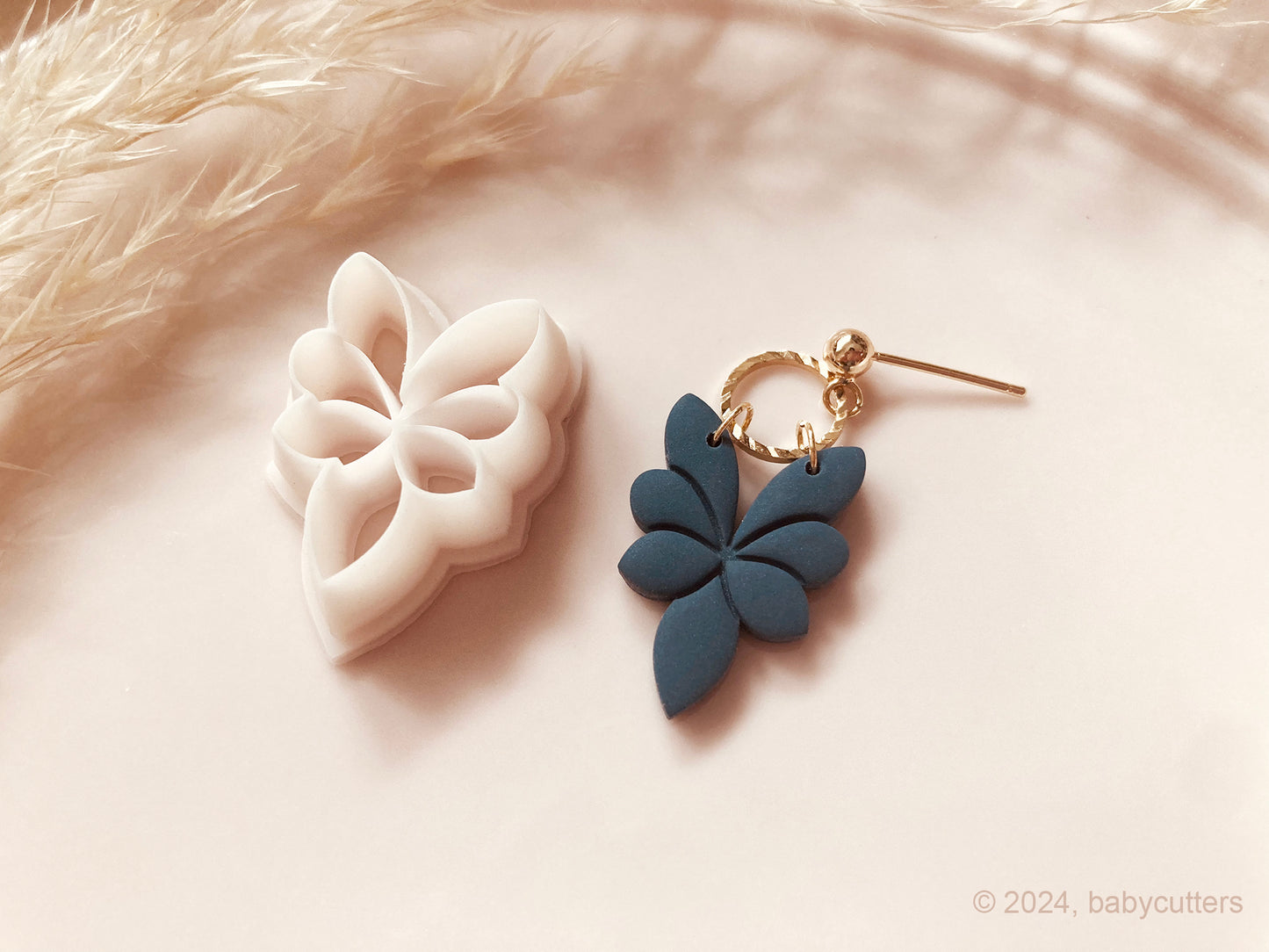 Elegant Leaf Dangle Embossed - Polymer Clay Cutter