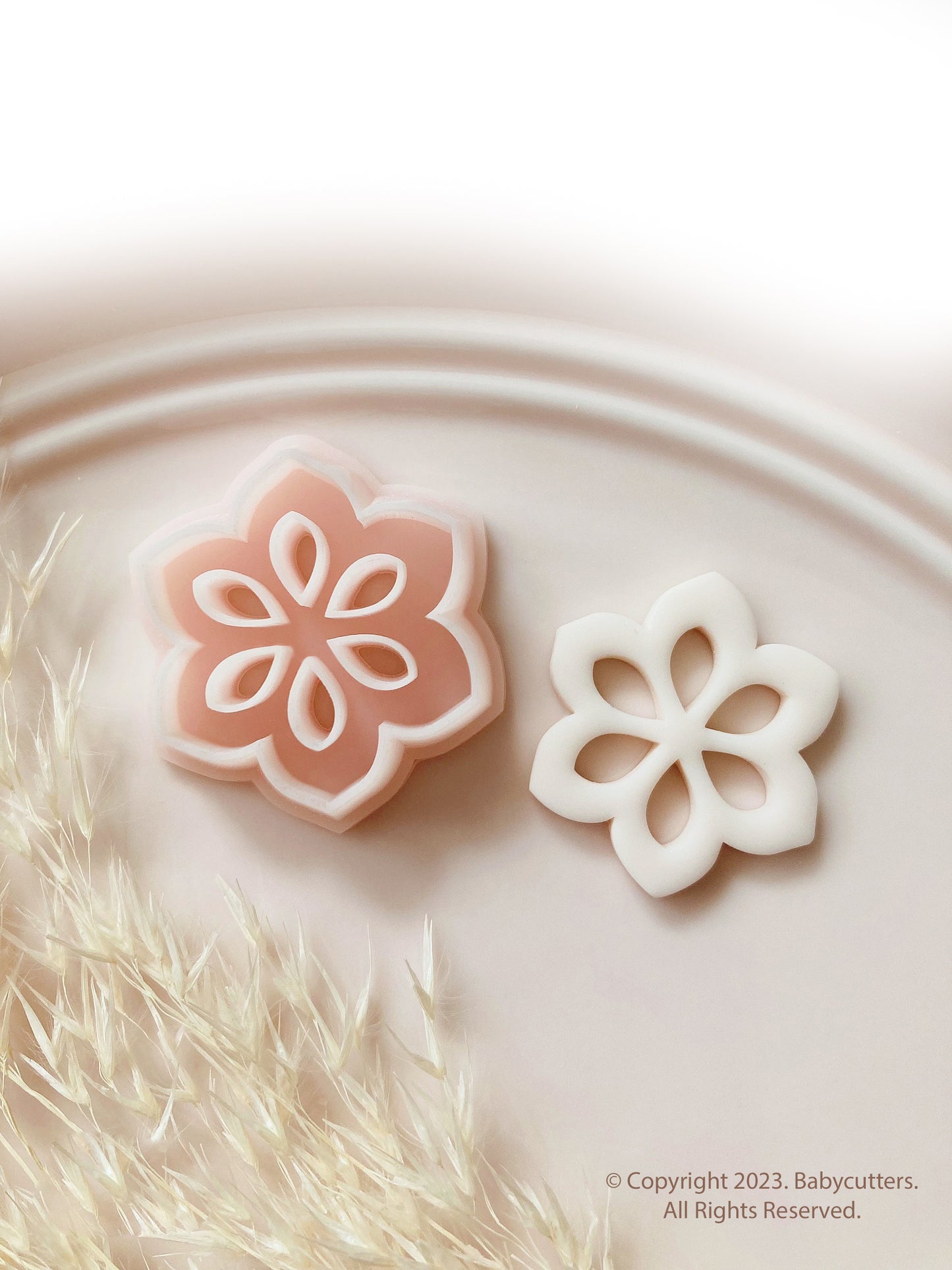 Abstract Flower with Hole Flower Shape Polymer Clay Cutter