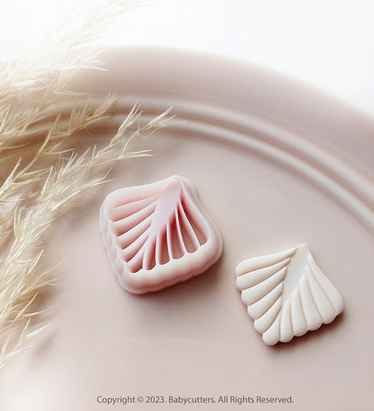Art Deco Style Original Scallop Shell Fan Cutter Shape