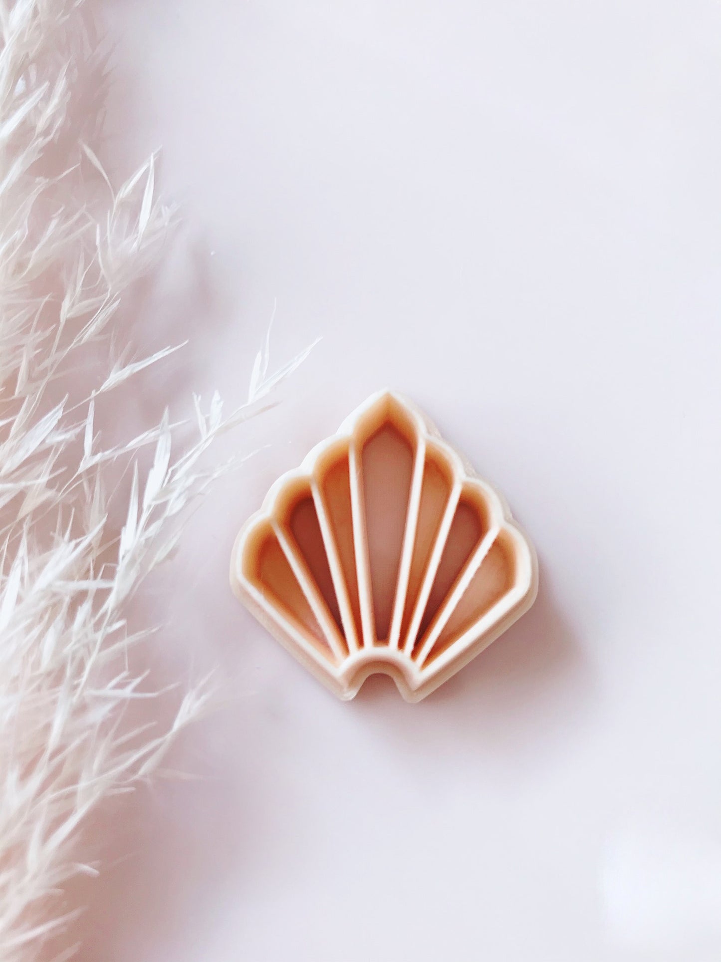 Art Deco Scallop Fan