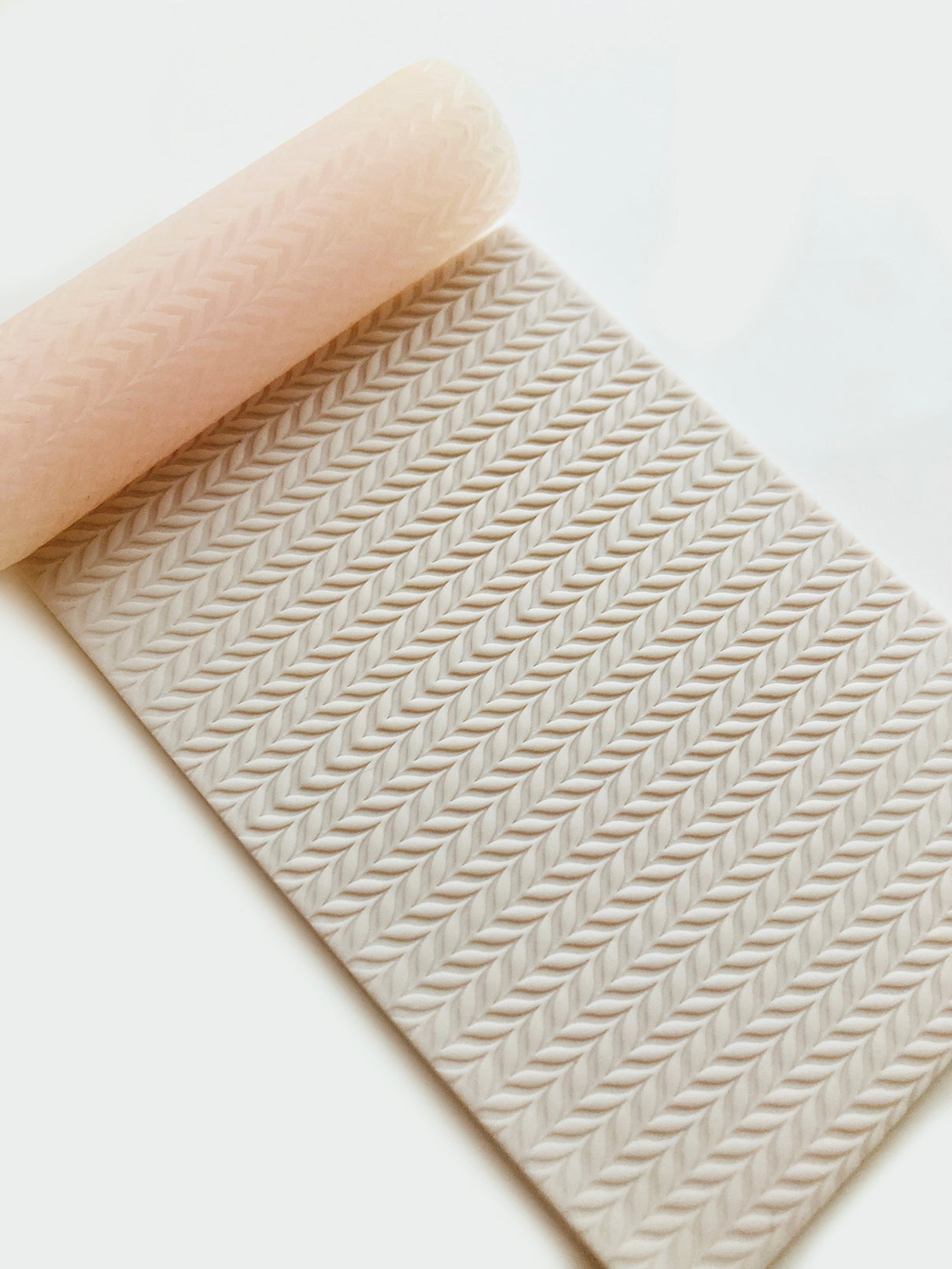 *NEW*  Knitted Zig Zag Texture Roller