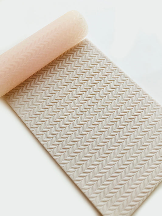 *NEW*  Knitted Zig Zag Texture Roller