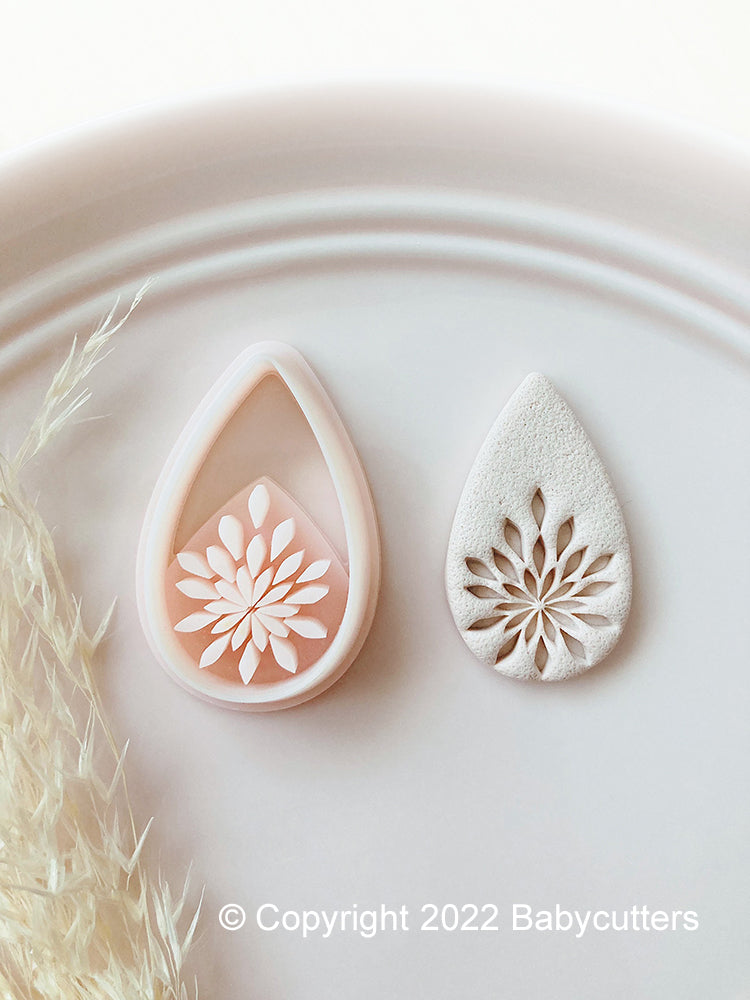 Teardrop Pattern Flower Shape
