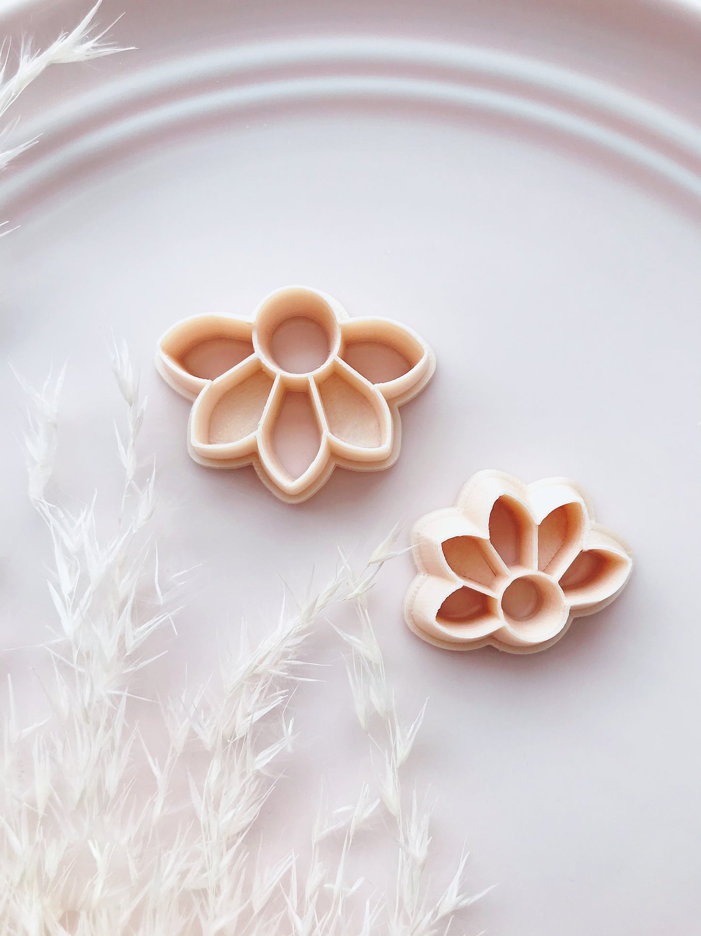 Half Daisy Flower Shape