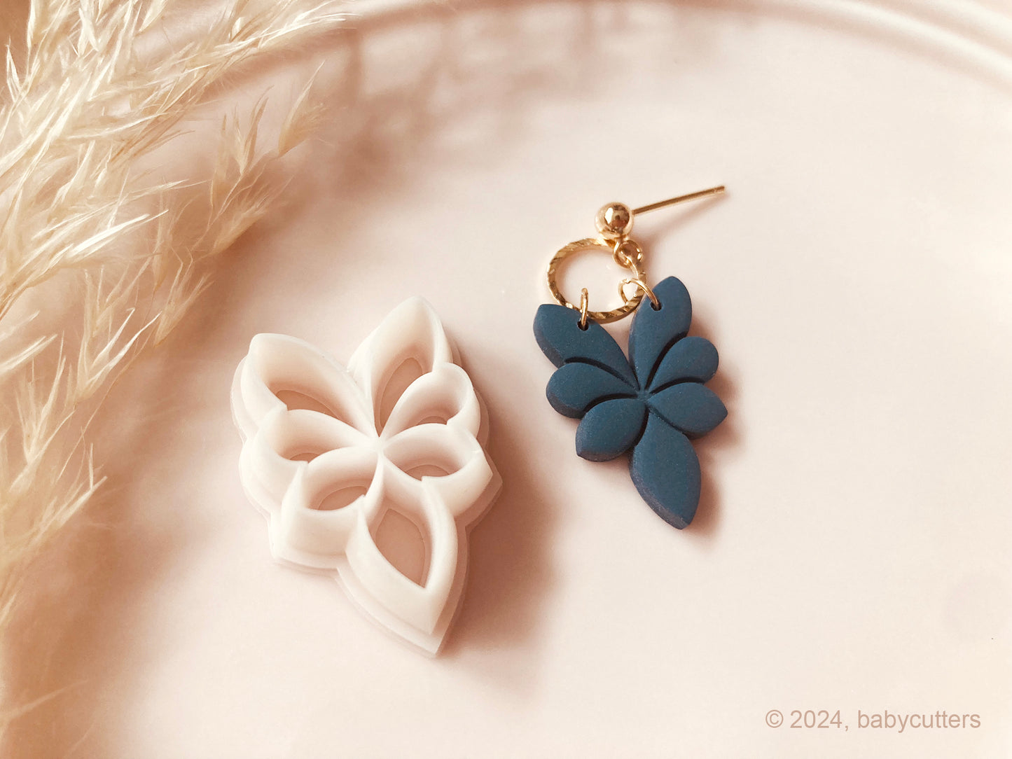 Elegant Leaf Dangle Embossed  - Polymer Clay Cutter